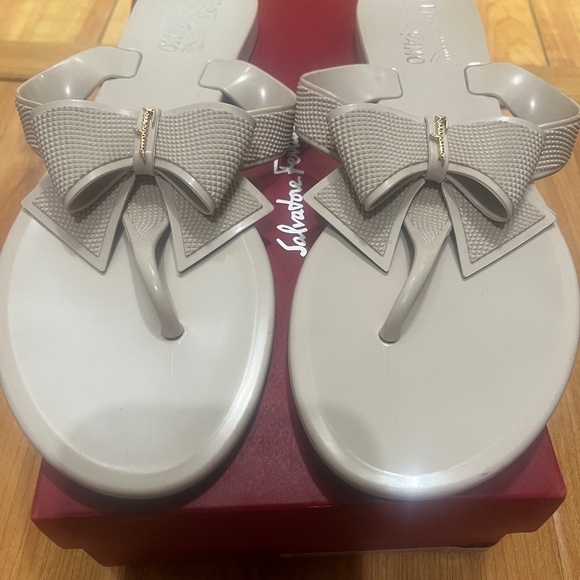 Salvatore Ferragamo sandals - Picture 1 of 4